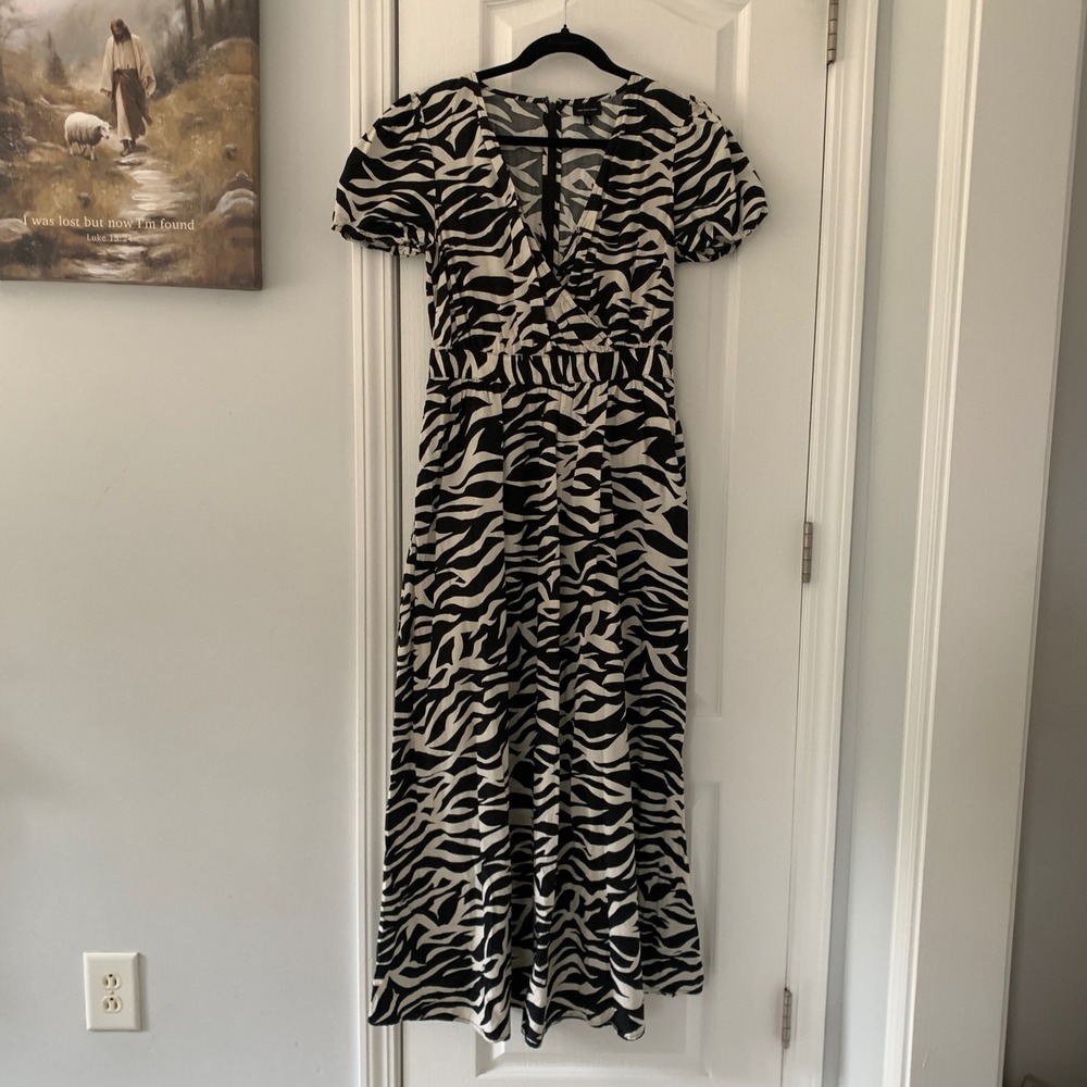 Who What‎ Wear Zebra Print Maxi Dress Black White Short Sleeve Wrap Neck Size S